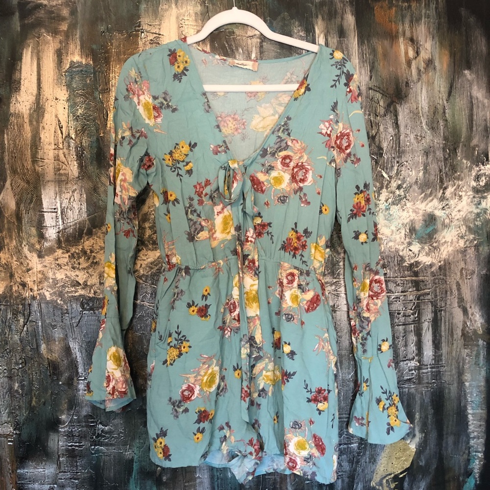 GORGEOUS Altar’d State Blue Floral Romper